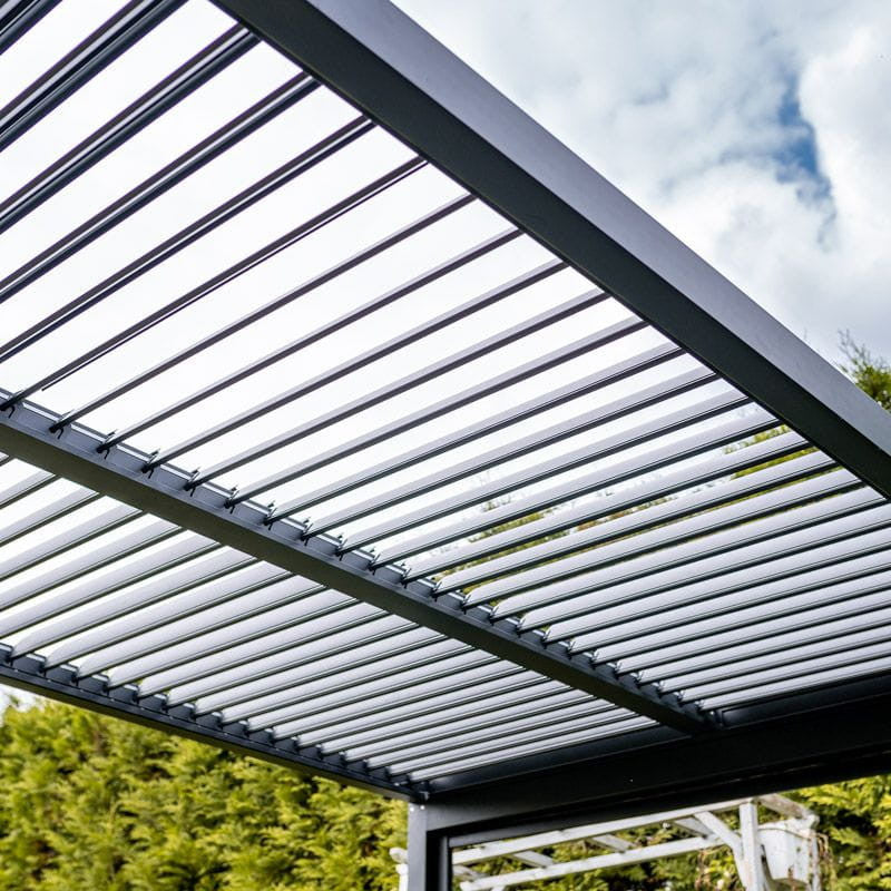 Kerti pergola állítható tetőlamellái alulnézetből - Homelux, 5905610251277