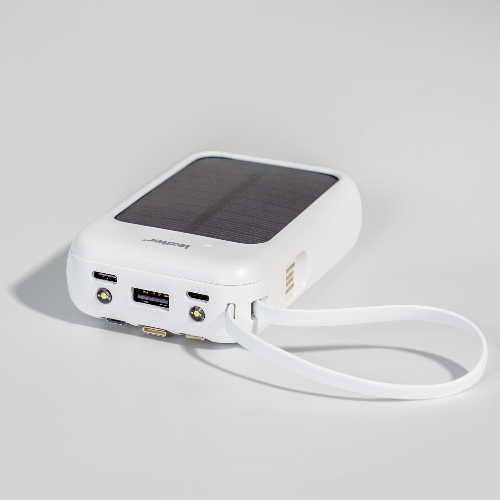 Powerbank napelemmel 4 töltőkábellel 6000mAH